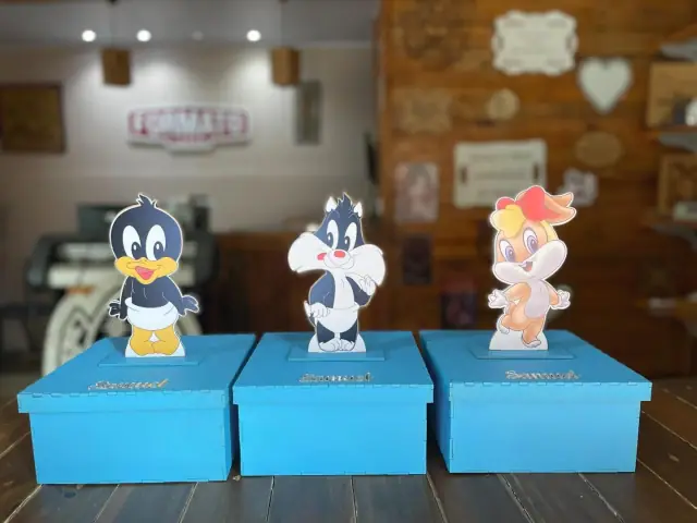 Caixinhas azuis personalizadas com tema infantil
